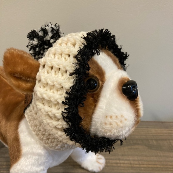 Cream color dog hat/hood with faux fur trim in black With two-tone pom-pom - Picture 4 of 10